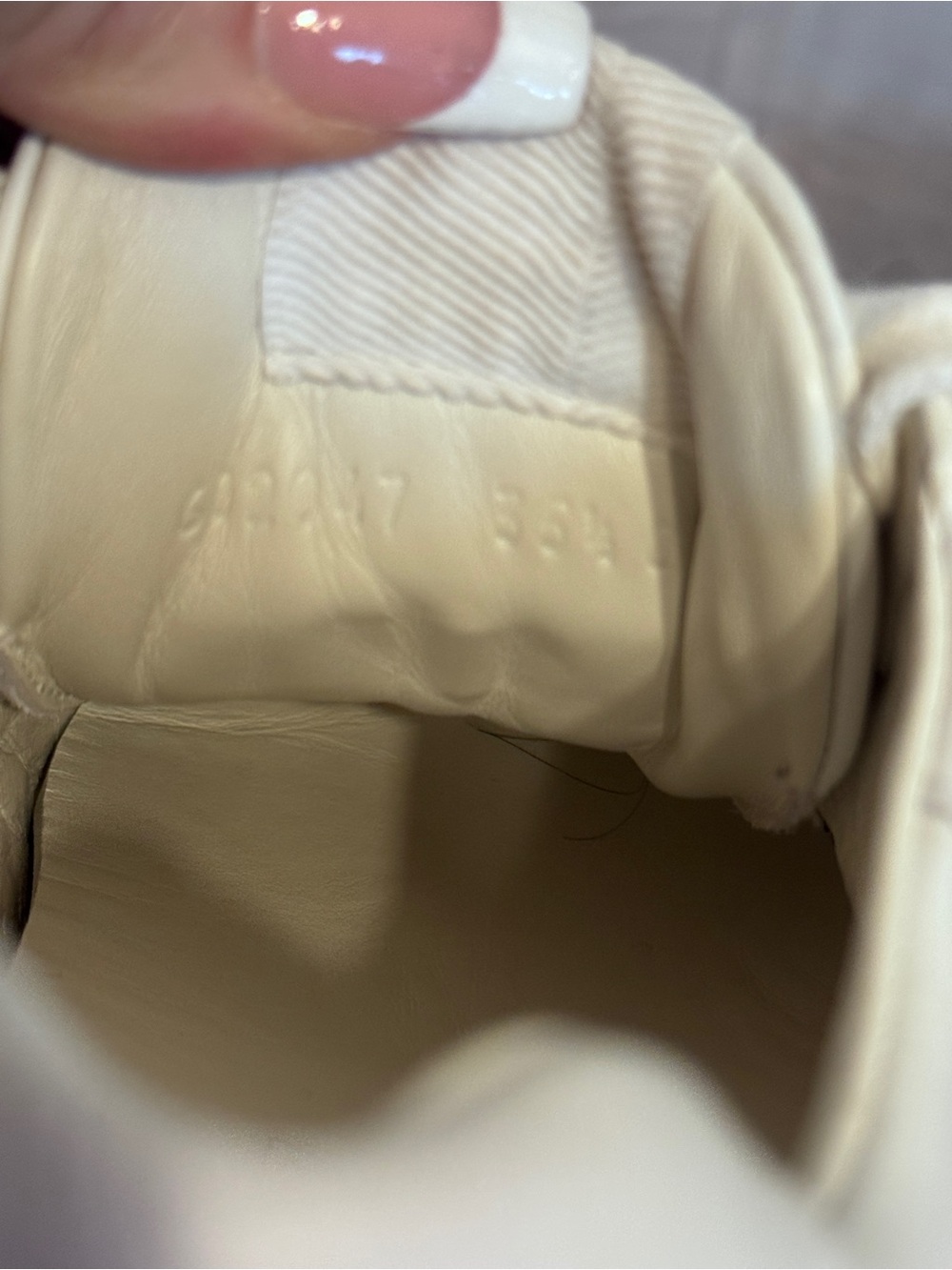Gucci Cream Leather Sneaker - Picture 7 of 9